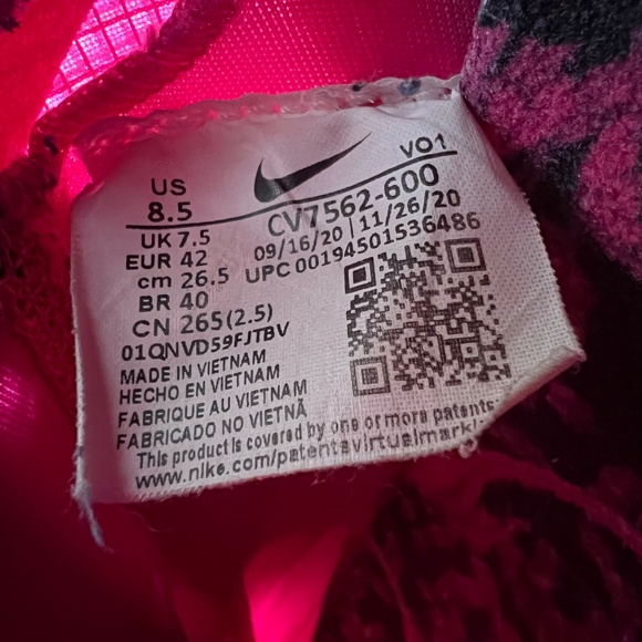 |•NIKE•| Men's Lebron XVIII Low Neon Light Fireberry Blk Lt Blue Fury Size 8.5 - Picture 12 of 12